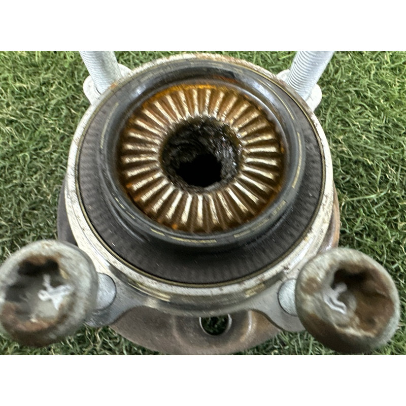 Ступица (подвеска) BMW X1 F48 2016 2.0 B46B20 31208845775