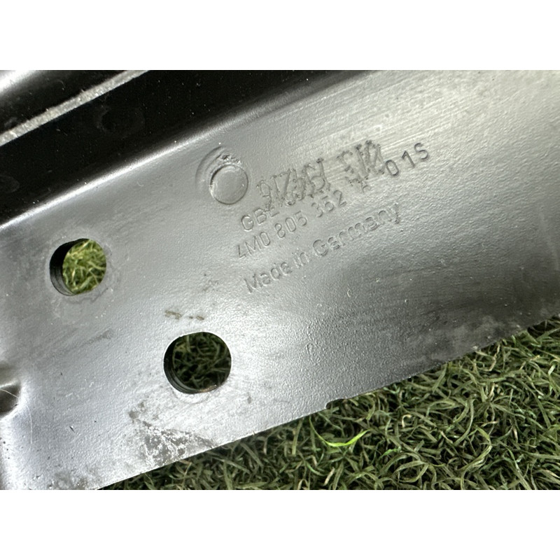 Кронштейн лонжерона (кузов и элементы) AUDI Q7 4M 2017 3.0 CREC 4M0805352