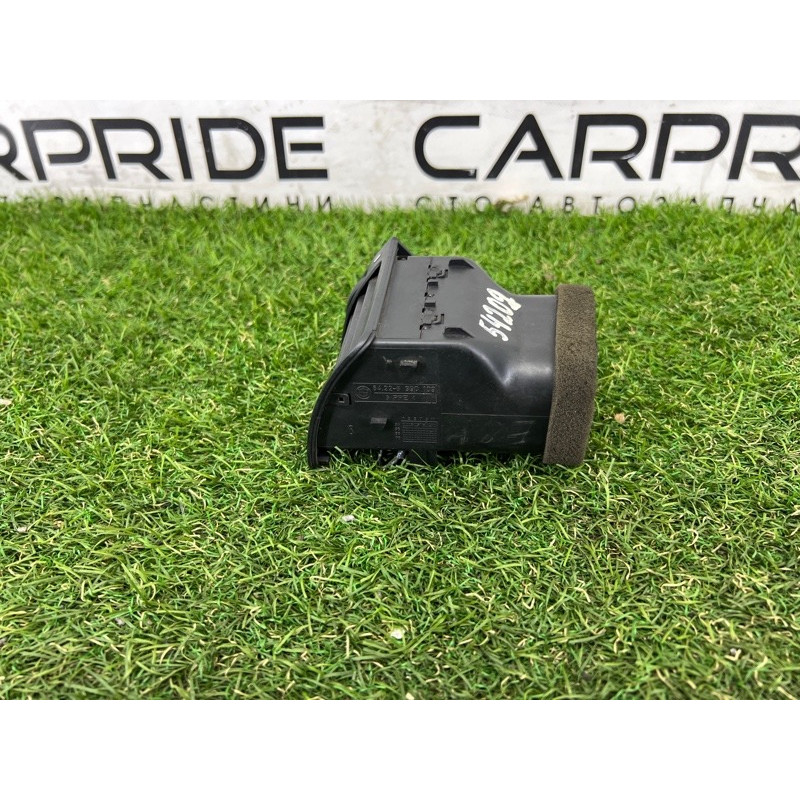 Дефлектор воздуховода (салон) BMW 7-series E38 64228391587