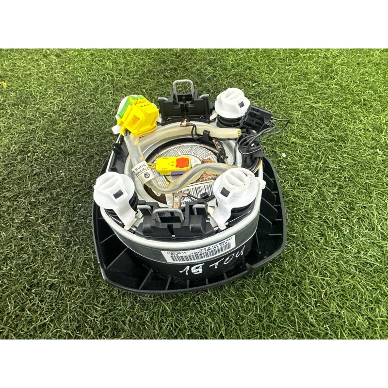 Airbag руля (airbag / безопасность) Volkswagen Touareg NF 2012 3.6 CGRA 7P6880201H81U