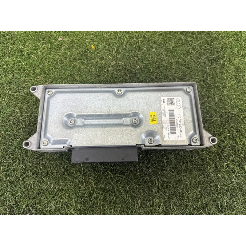 Усилитель звука (электрика) AUDI A4 B8 2012 2.0 CAEB 8T0035223AH