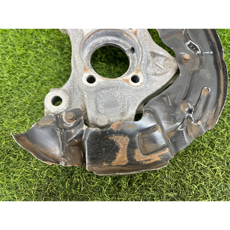 Поворотный кулак (подвеска) Ford Fusion MK5 dg9c3k171a