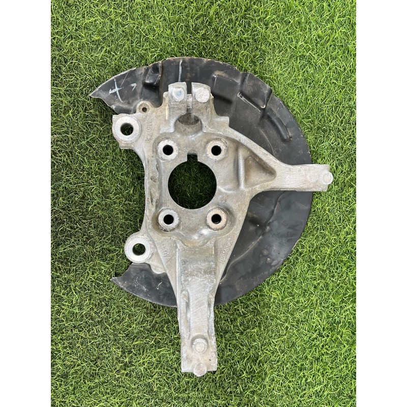 Поворотный кулак (подвеска) Ford Fusion MK5 dg9c3k171a