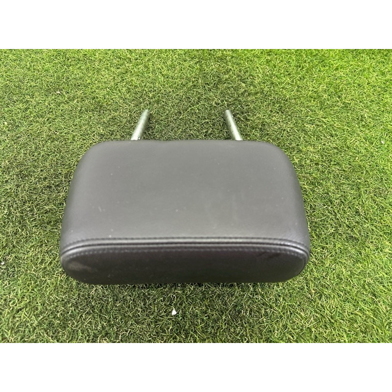 Подголовник (салон) Volkswagen Touareg NF 2012 3.6 CGRA 7P6885901FYAF