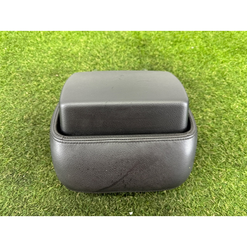 Подголовник (салон) Volkswagen Touareg NF 2012 3.6 CGRA 7P6881903KHON