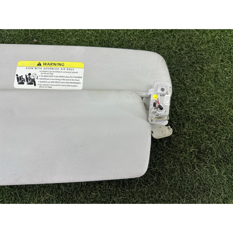 Козирок сонцезахисний (салон) Volkswagen Touareg NF 2012 3.6 CGRA 7P6857552B2F4