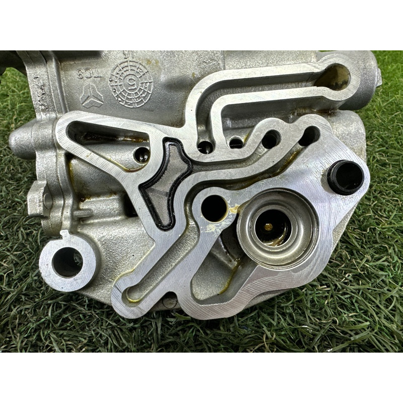 Маслонасос (двигатель и элементы) AUDI A4 B9 2017 2.0 DBPA 06H115105DH