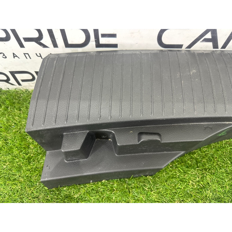 Накладка замка крышки багажника (салон) Nissan Rogue T33 2021 2.5 PR25DD 849926RR0A
