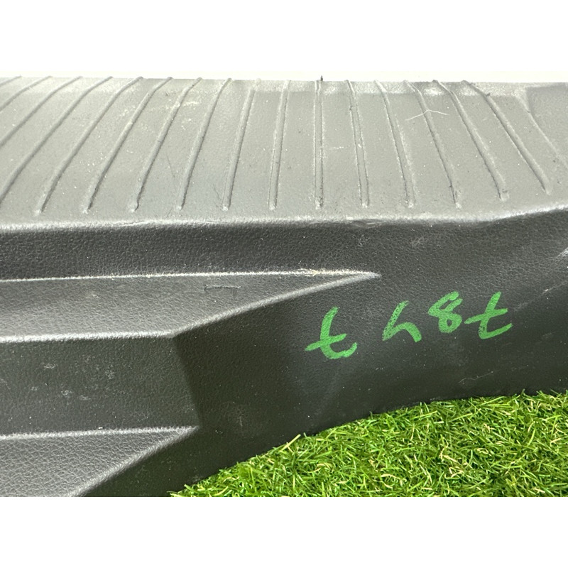 Накладка замка крышки багажника (салон) Nissan Rogue T33 2021 2.5 PR25DD 849926RR0A