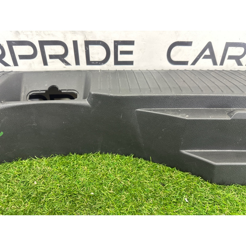 Накладка замка крышки багажника (салон) Nissan Rogue T33 2021 2.5 PR25DD 849926RR0A