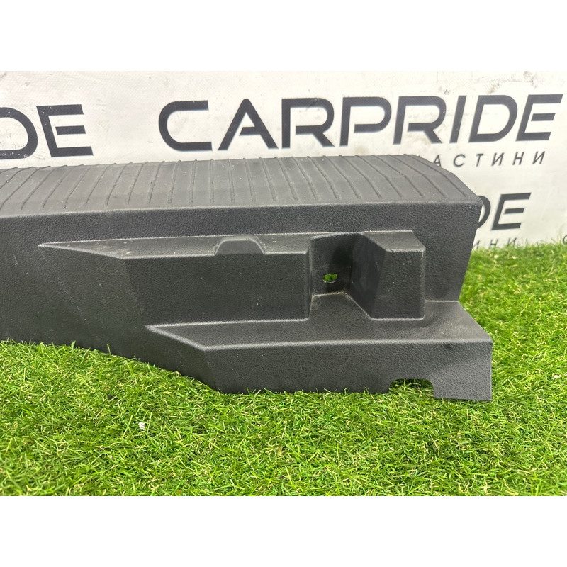 Накладка замка крышки багажника (салон) Nissan Rogue T33 2021 2.5 PR25DD 849926RR0A