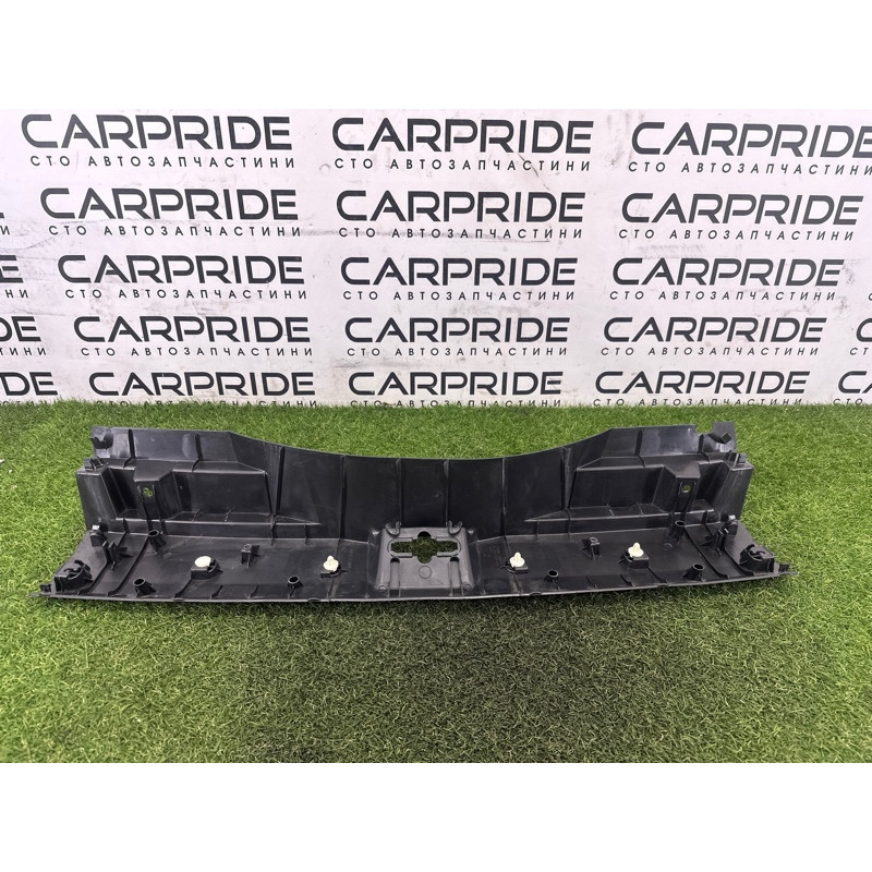 Накладка замка крышки багажника (салон) Nissan Rogue T33 2021 2.5 PR25DD 849926RR0A
