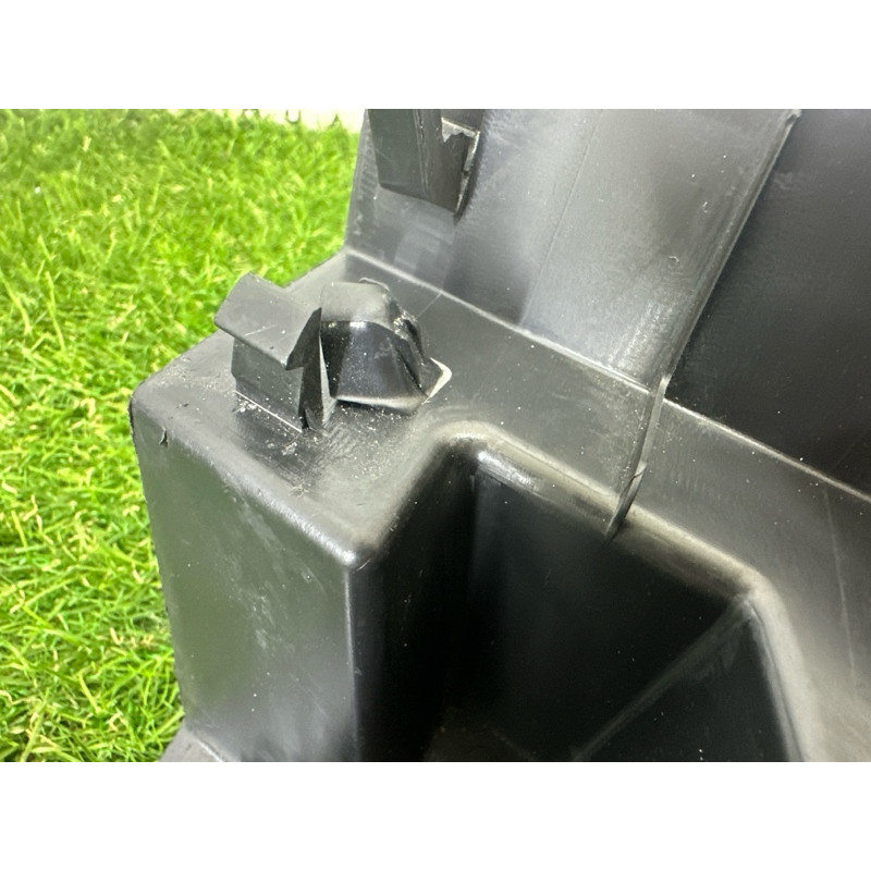 Накладка замка крышки багажника (салон) Nissan Rogue T33 2021 2.5 PR25DD 849926RR0A