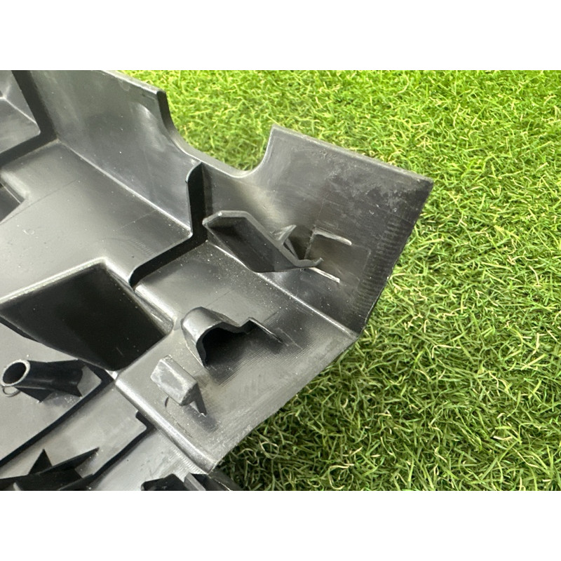 Накладка замка крышки багажника (салон) Nissan Rogue T33 2021 2.5 PR25DD 849926RR0A