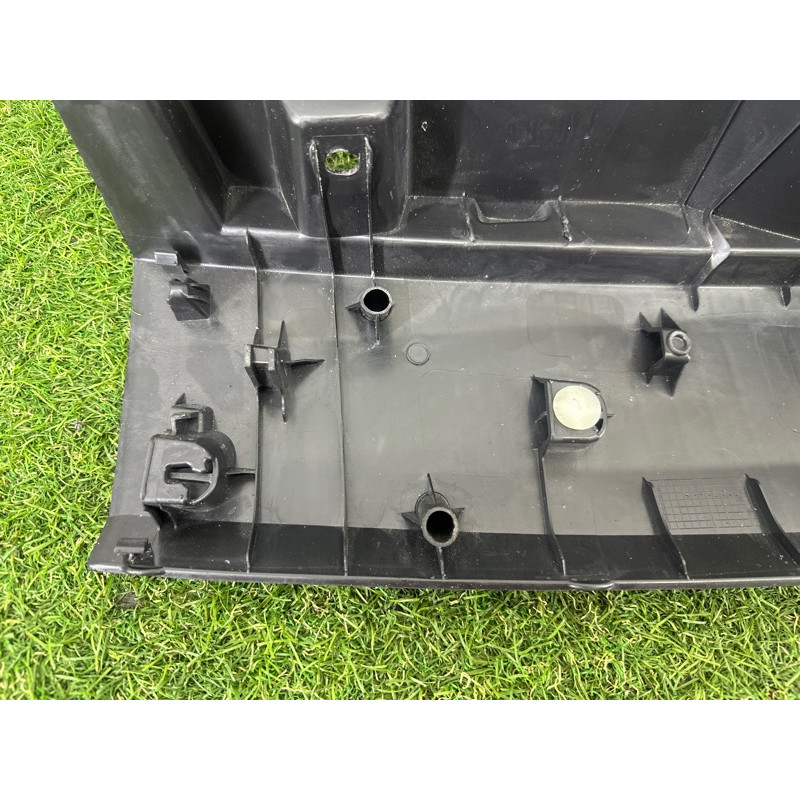 Накладка замка крышки багажника (салон) Nissan Rogue T33 2021 2.5 PR25DD 849926RR0A