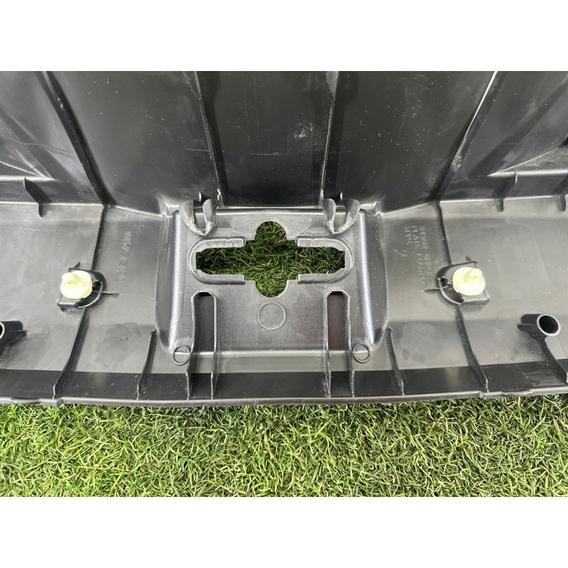 Накладка замка крышки багажника (салон) Nissan Rogue T33 2021 2.5 PR25DD 849926RR0A