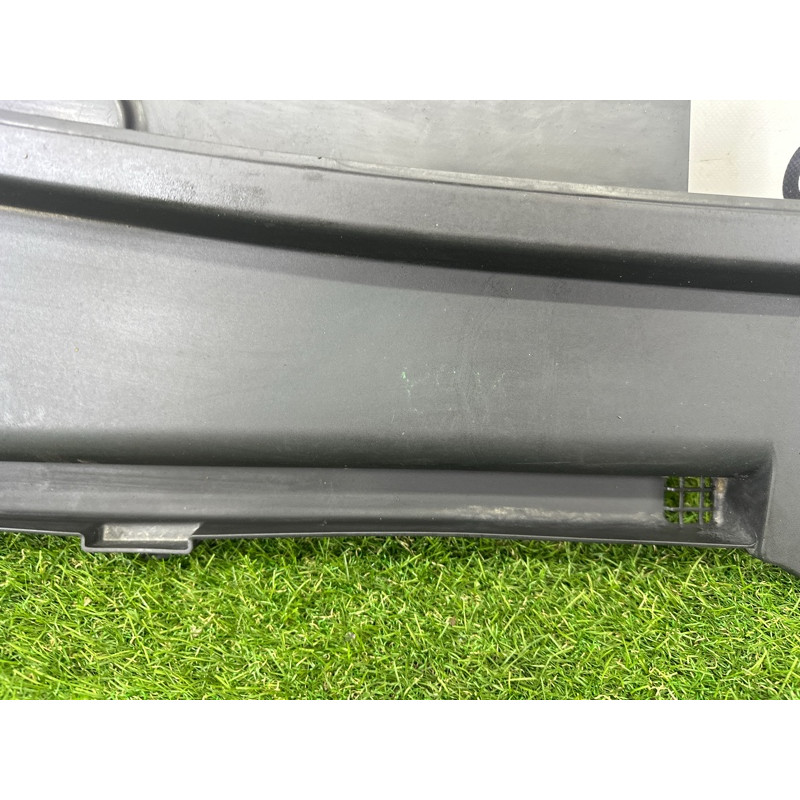 Жабо (кузов і елементи) AUDI Q5 8R 2012 2.0 CAEB 8R1819447C01C