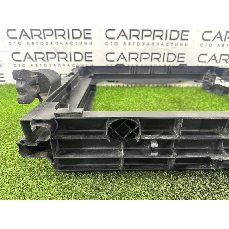 Рамка радіатора (кузов і елементи) BMW X5 E70 2013-2015 3.0 17117631474