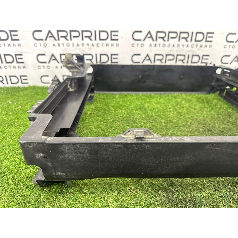 Рамка радіатора (кузов і елементи) BMW X5 E70 2013-2015 3.0 17117631474