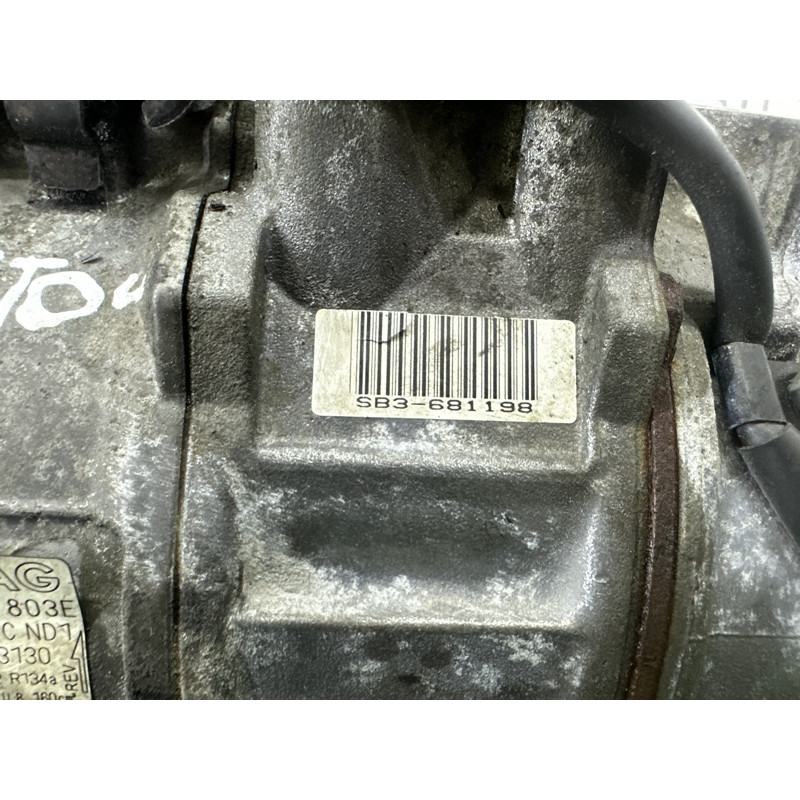 Компрессор кондиционера (отопление и кондиционирование) Volkswagen Touareg NF 2012 3.6 CGRA 7P0820803E