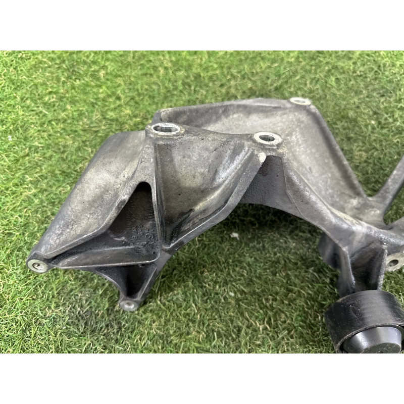 Кронштейн генератора (кронштейны двигателя) Volkswagen Touareg NF 2012 3.6 CGRA 03H260087E