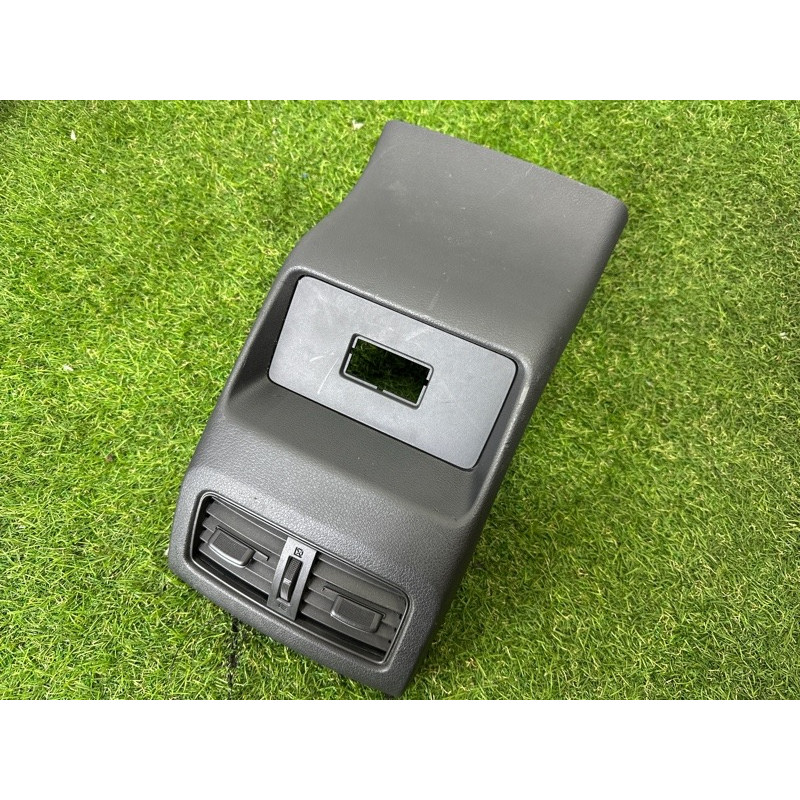 Накладка центральной консоли (салон) Nissan Rogue T33 2021 2.5 PR25DD 969306RR1A