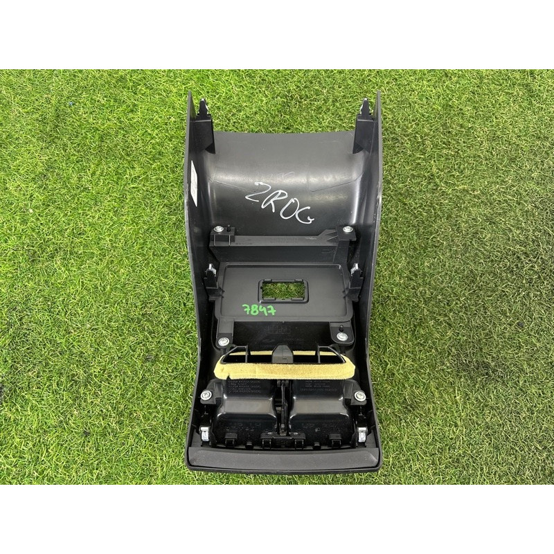 Накладка центральной консоли (салон) Nissan Rogue T33 2021 2.5 PR25DD 969306RR1A