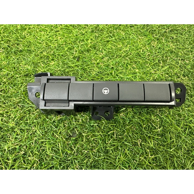 Кнопка асиссистента смены полосы (электрика / кнопки) Nissan Rogue T33 2021 2.5 PR25DD 251436RA0A