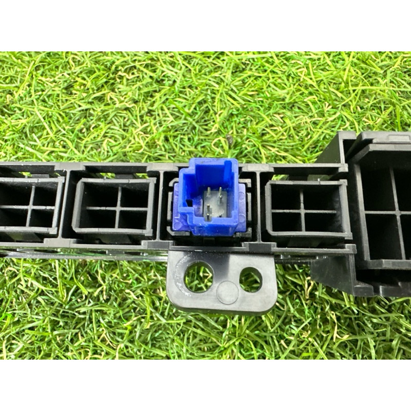 Кнопка асиссистента смены полосы (электрика / кнопки) Nissan Rogue T33 2021 2.5 PR25DD 251436RA0A