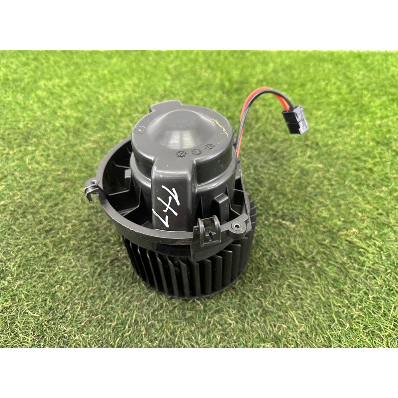 Мотор печки (отопление и кондиционирование) BMW X1 F48 2016 2.0 B46B20 64119297752