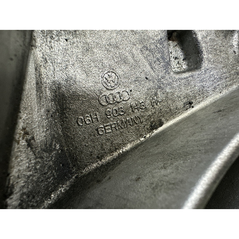 Корпус масляного фільтра (двигун та елементи) AUDI Q5 8R 2012 2.0 CAEB 06H903143H