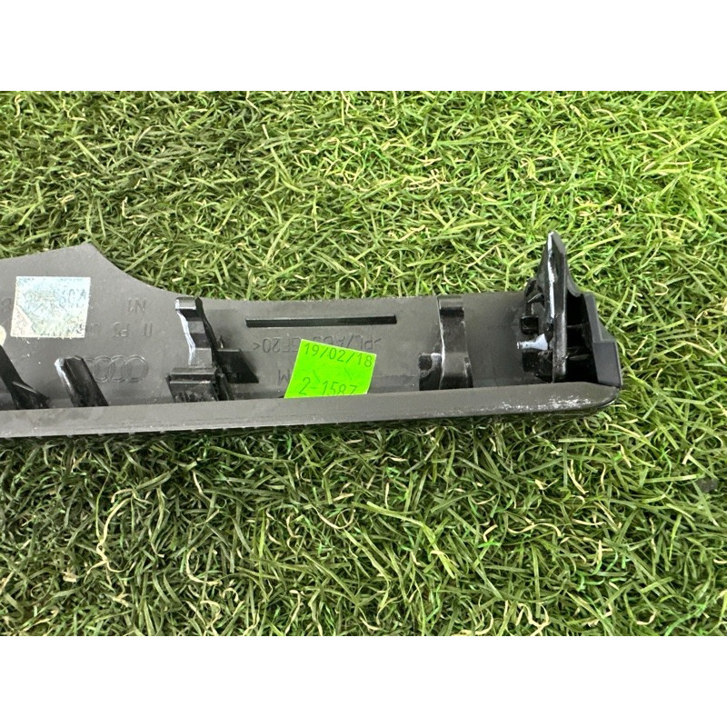 Декоративная накладка торпедо (салон) AUDI SQ5 FY 2018 3.0 CWGD 80B853189E7V7