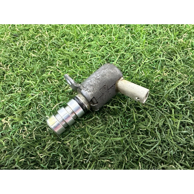 Клапан фазорегулятора (электрика двигателя) AUDI A4 B9 2017 2.0 DBPA 06K115243L