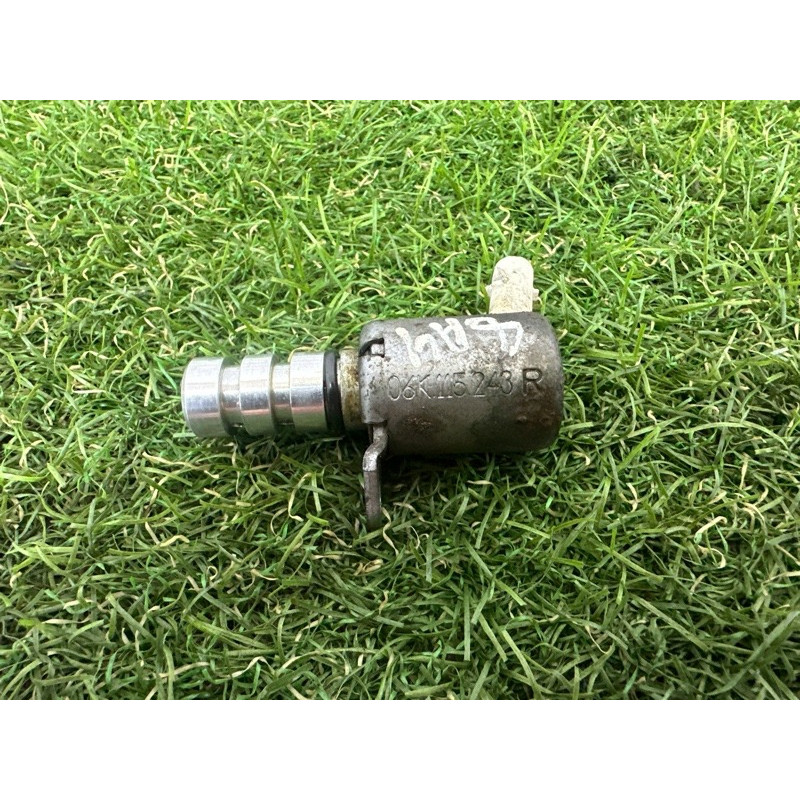 Клапан фазорегулятора (электрика двигателя) AUDI A4 B9 2017 2.0 DBPA 06K115243L