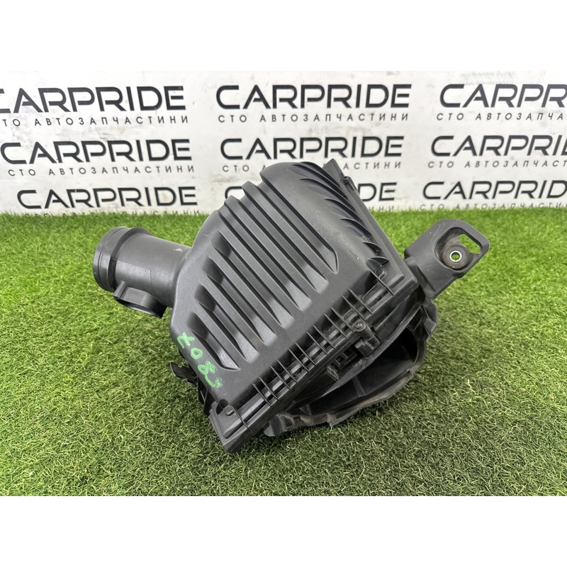 Корпус воздушного фильтра (впускная система) BMW X1 F48 2016 2.0 B46B20 13717639749