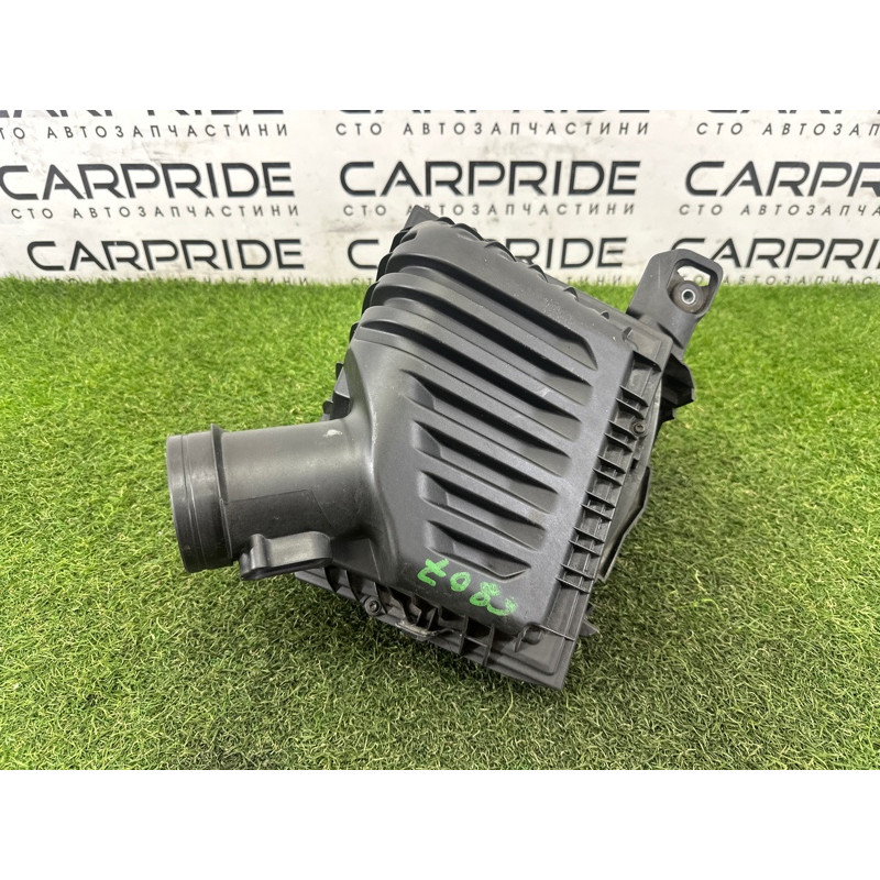 Корпус воздушного фильтра (впускная система) BMW X1 F48 2016 2.0 B46B20 13717639749