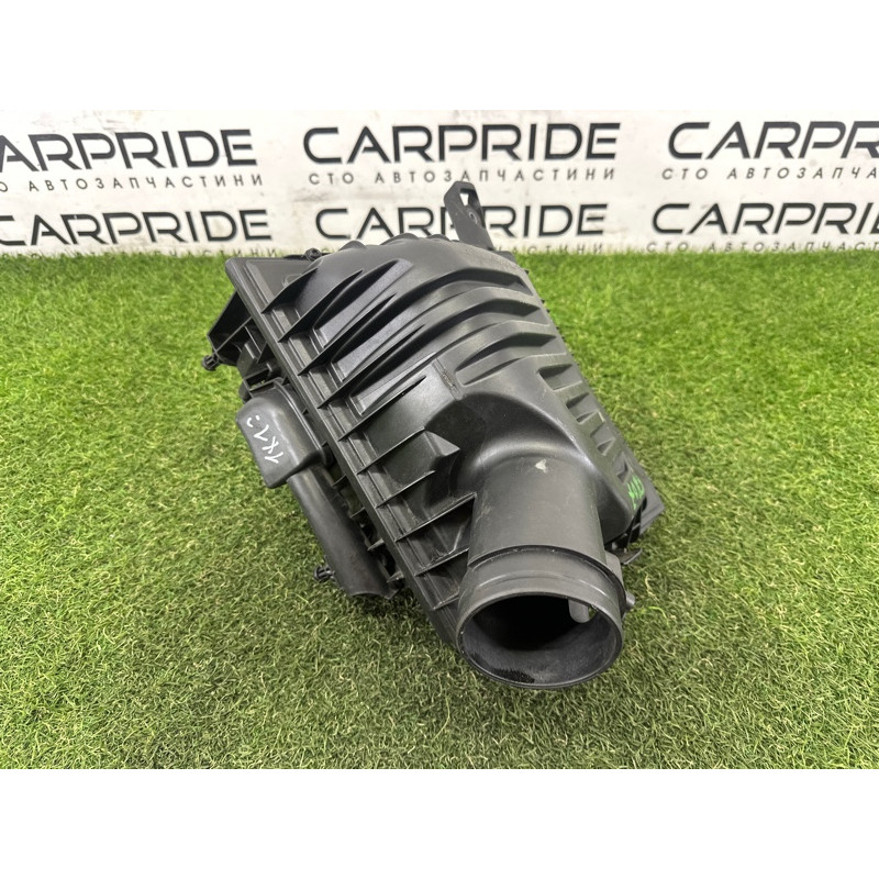 Корпус воздушного фильтра (впускная система) BMW X1 F48 2016 2.0 B46B20 13717639749