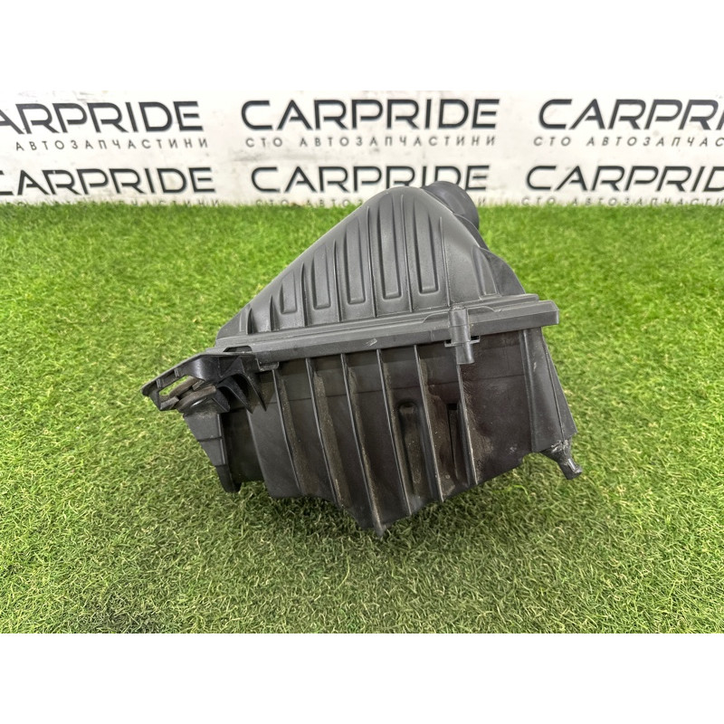 Корпус воздушного фильтра (впускная система) BMW X1 F48 2016 2.0 B46B20 13717639749