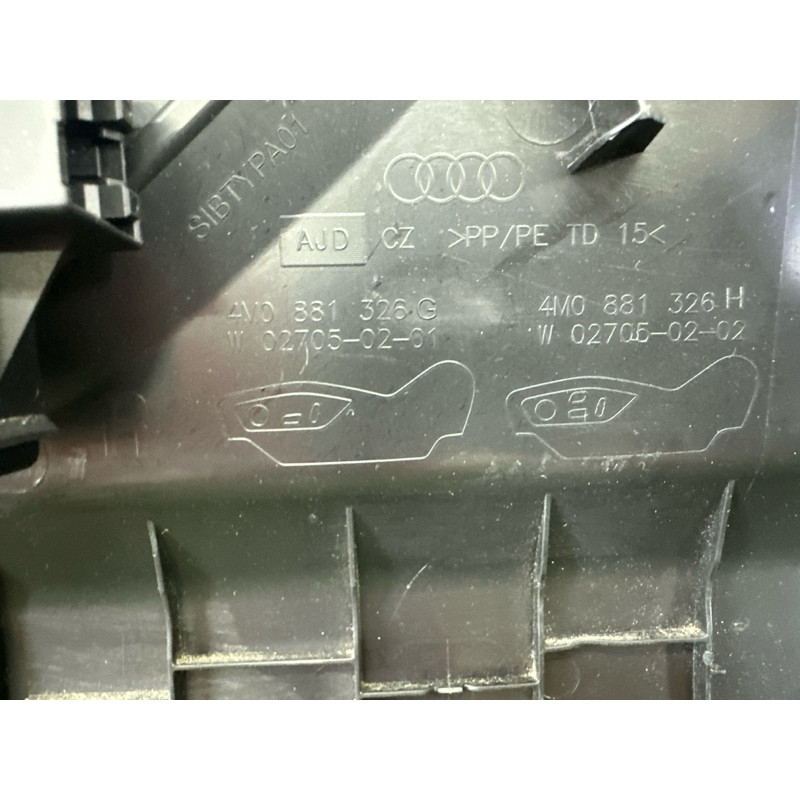 Накладка сидіння (салон) AUDI Q7 4M 2017 3.0 CREC 4M0881326G4PK