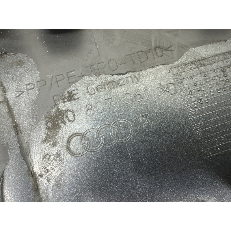 Губа бампера (кузов и элементы) AUDI Q5 8R 2012 2.0 CAEB 8R0807061DRU