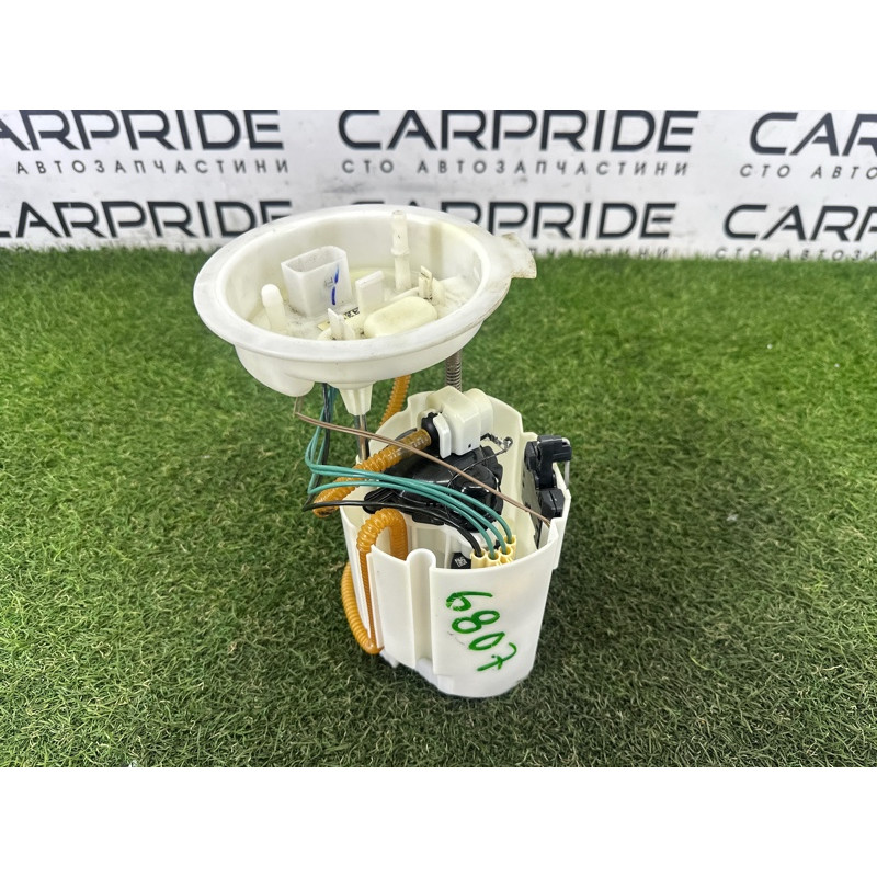 Топливный насос (топливная система) BMW X1 F48 2016 2.0 B46B20 16117300463