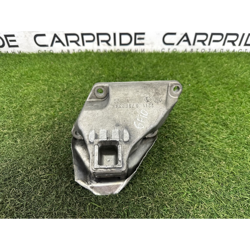 Кріплення подушки двигуна (кронштейни двигуна) BMW 5-series F10 2015 2.0 N20 22116781236