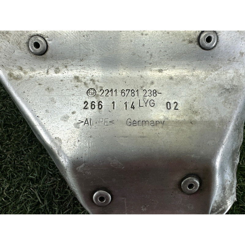 Кріплення подушки двигуна (кронштейни двигуна) BMW 5-series F10 2015 2.0 N20 22116781236