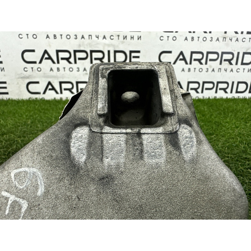 Кріплення подушки двигуна (кронштейни двигуна) BMW 5-series F10 2015 2.0 N20 22116781236