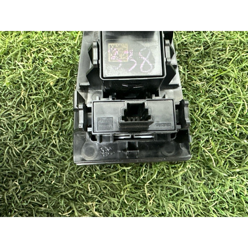 Кнопка стеклоподъемника (электрика / кнопки) Nissan Rogue T33 2021 2.5 PR25DD 254116XJ0B