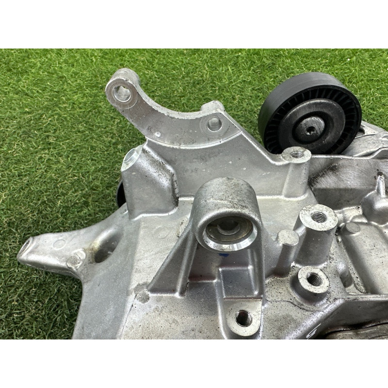 Корпус масляного фильтра (двигатель и элементы) AUDI Q5 8R 2012 2.0 CAEB 06H903143H