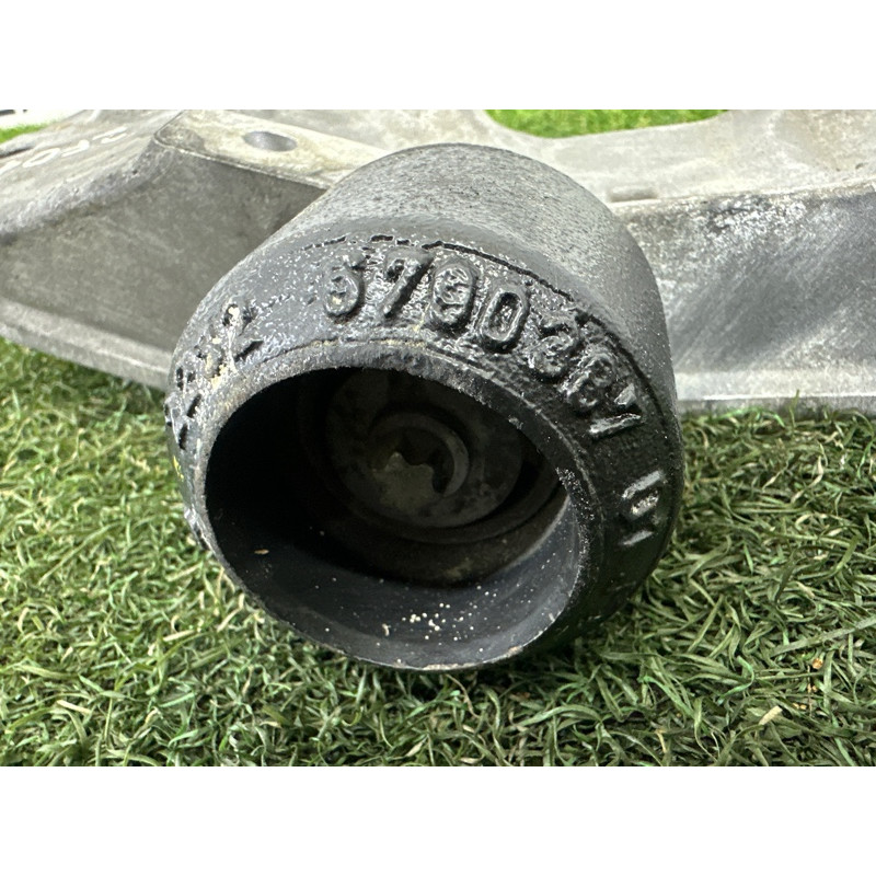 Траверса (трансмиссия) BMW 7-series F01 2011 3.0 N54 22326775907