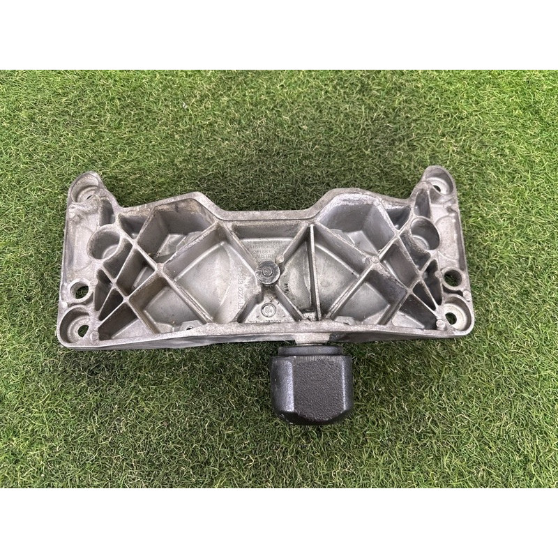 Траверса (трансмиссия) BMW 7-series F01 2011 3.0 N54 22326775907