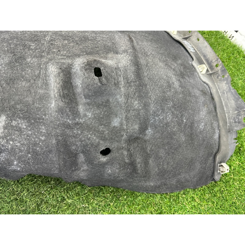 Подкрылок (кузов и элементы) AUDI A4 B8 2012 2.0 CAEB 8K0821172G