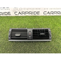 Центральный дефлектор салона